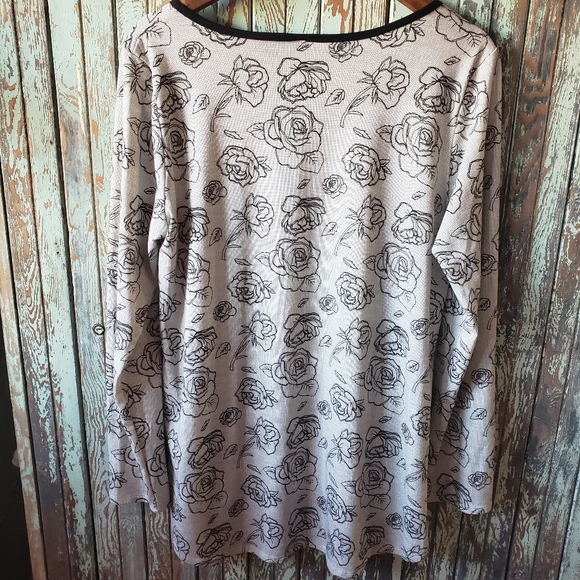 LulaRoe top XL - Picture 4 of 4